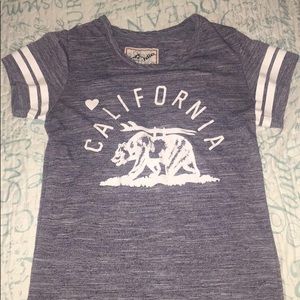 Grey California t shirt; size M
